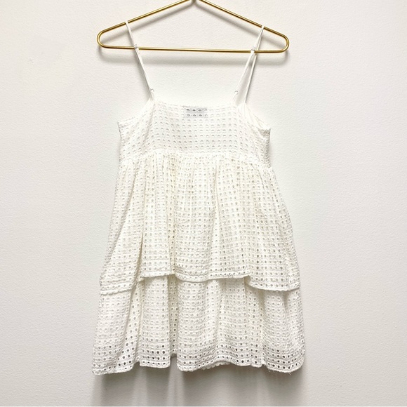 UO Katrina Eyelet Lace Tiered Babydoll Ruffle Mini Dress Size 0 White‎ Sundress - Picture 9 of 13